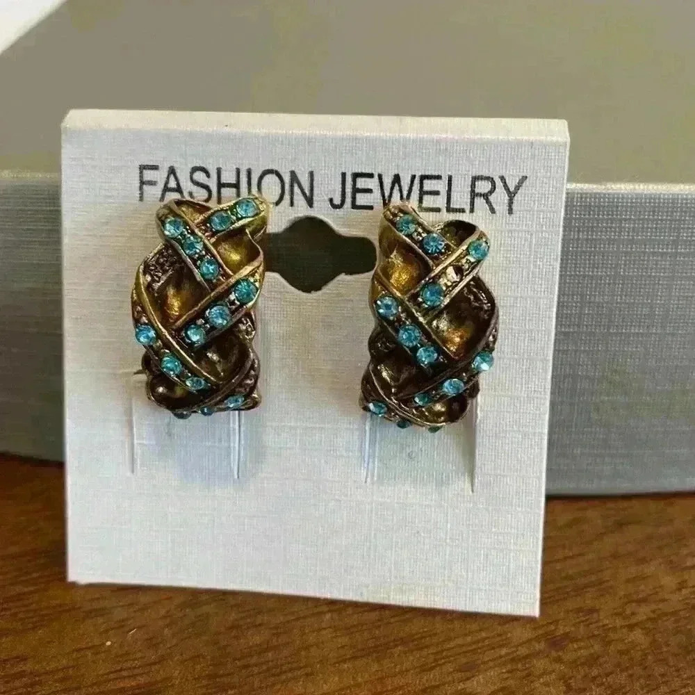 Clip earrings